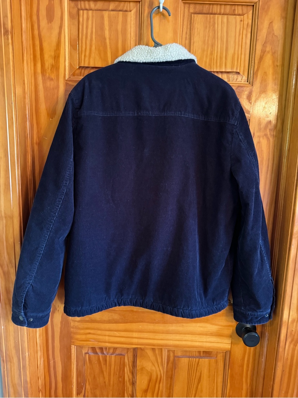 Levi's Navy Corduroy Jacket with Cream Sherpa lining - Picture 2 of 9